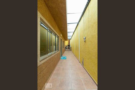 Casa à venda com 218m², 3 quartos e 5 vagasCorredor Externo