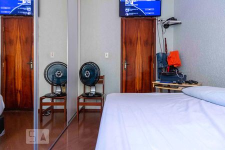 Casa à venda com 218m², 3 quartos e 5 vagasQuarto 2