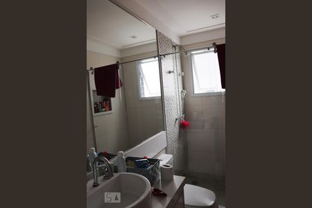 Apartamento à venda com 127m², 3 quartos e 3 vagasBanheiro da Suíte 2