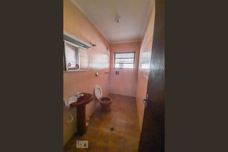 Casa à venda com 250m², 3 quartos e 4 vagasBanheiro 1