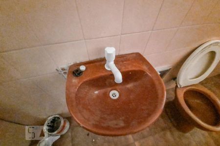 Casa à venda com 250m², 3 quartos e 4 vagasBanheiro 1