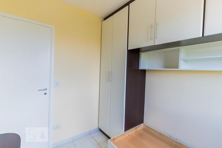 Quarto 1 de apartamento para alugar com 2 quartos, 50m² em Vila Carmosina, São Paulo