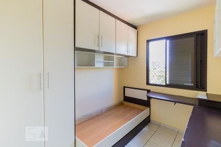 Quarto 1 de apartamento para alugar com 2 quartos, 50m² em Vila Carmosina, São Paulo