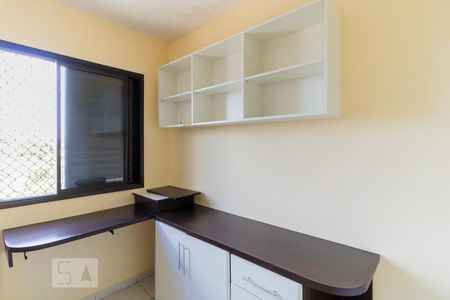 Quarto 1 de apartamento para alugar com 2 quartos, 50m² em Vila Carmosina, São Paulo