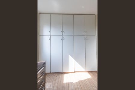Apartamento para alugar com 48m², 2 quartos e 1 vagaQuarto 2 - Armários
