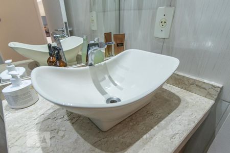 Apartamento para alugar com 48m², 2 quartos e 1 vagaBanheiro - Torneira