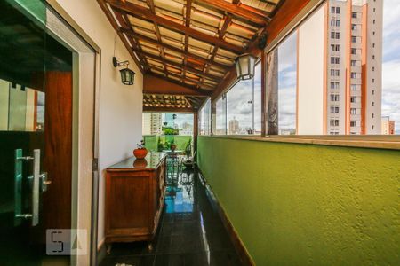 Apartamento para alugar com 105m², 3 quartos e 2 vagas Apartamento para alugar com 105m², 3 quartos e 2 vagasÁrea de Serviço