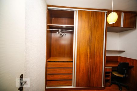 Quarto 1 de apartamento para alugar com 3 quartos, 105m² em Santa Teresa, Belo Horizonte