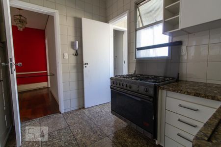 Apartamento para alugar com 76m², 2 quartos e 1 vagaCozinha