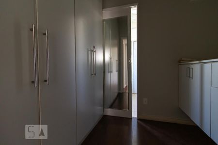Apartamento para alugar com 76m², 2 quartos e 1 vagaCloset