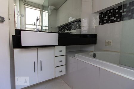Apartamento para alugar com 76m², 2 quartos e 1 vagaBanheiro Social