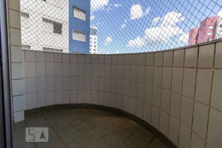 Apartamento para alugar com 76m², 2 quartos e 1 vagaVaranda do Quarto 1