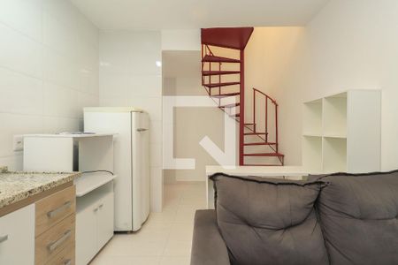 Sala de casa de condomínio para alugar com 1 quarto, 35m² em Vila Dom Pedro I, São Paulo