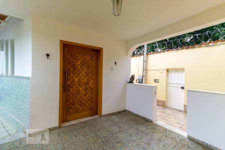 Casa à venda com 150m², 3 quartos e 2 vagas Casa à venda com 150m², 3 quartos e 2 vagasHall de Entrada