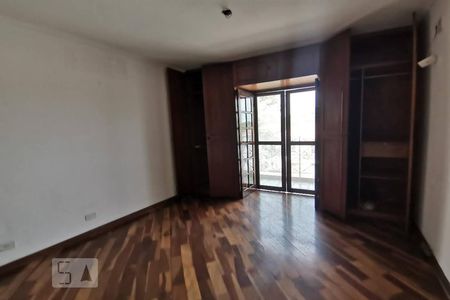 Casa à venda com 149m², 3 quartos e 2 vagasSuíte