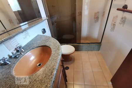 Casa à venda com 149m², 3 quartos e 2 vagasBanheiro da Suíte