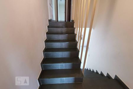 Casa à venda com 149m², 3 quartos e 2 vagasEscada
