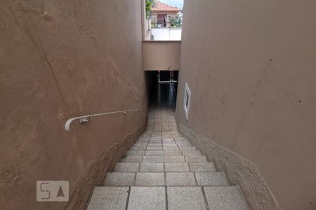 Casa à venda com 149m², 3 quartos e 2 vagasEscada