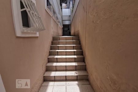 Casa à venda com 149m², 3 quartos e 2 vagasEscada