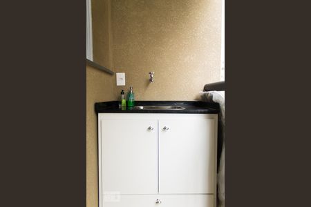 Varanda de kitnet/studio para alugar com 1 quarto, 28m² em Sé, São Paulo