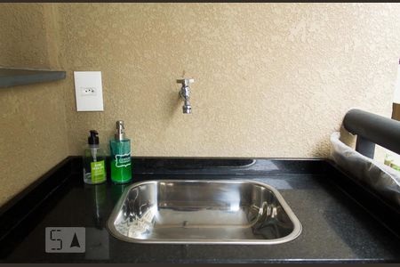 Varanda de kitnet/studio para alugar com 1 quarto, 28m² em Sé, São Paulo