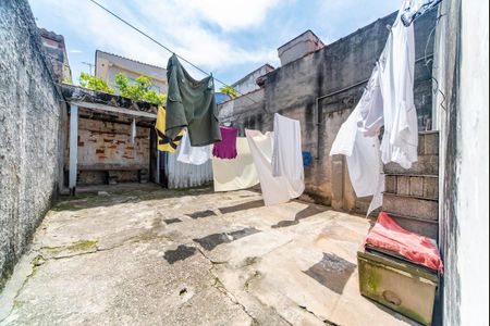 Casa à venda com 150m², 2 quartos e 2 vagasQuintal Fundos