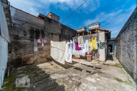 Casa à venda com 150m², 2 quartos e 2 vagasQuintal Fundos