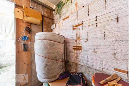 Casa à venda com 150m², 2 quartos e 2 vagasQuarto de Serviço