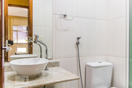 Apartamento para alugar com 60m², 2 quartos e 1 vaga Apartamento para alugar com 60m², 2 quartos e 1 vagaBanheiro