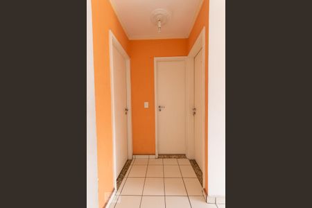 Apartamento à venda com 51m², 2 quartos e 2 vagasCorredor acesso quartos