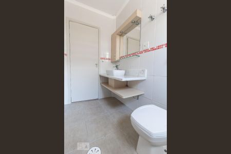 Casa para alugar com 180m², 3 quartos e 2 vagasBanheiro Social