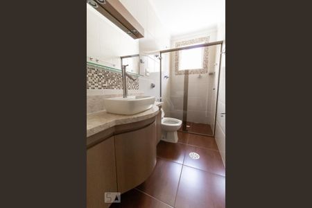 Casa para alugar com 180m², 3 quartos e 2 vagasBanheiro do Quarto 3