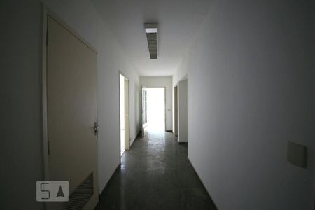 Corredor  de casa para alugar com 3 quartos, 390m² em Granja Julieta, São Paulo