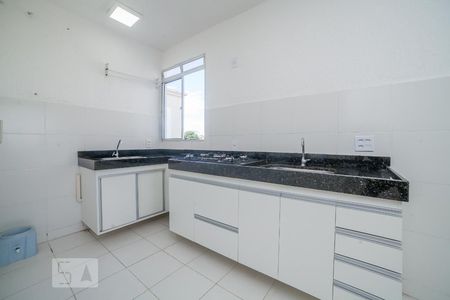 Cozinha de apartamento à venda com 2 quartos, 43m² em Santa Amelia, Belo Horizonte