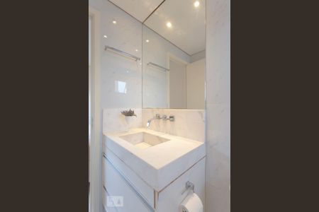 Banheiro da Suíte de apartamento à venda com 2 quartos, 60m² em Bela Vista, São Paulo