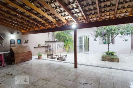 Casa à venda com 250m², 4 quartos e 5 vagasÁrea comum - Churrasqueira