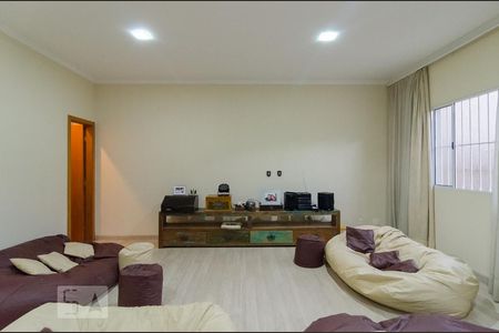 Sala de casa à venda com 4 quartos, 250m² em Planalto Paulista, São Paulo