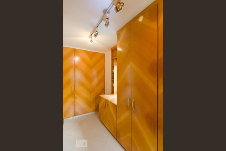 Casa para alugar com 310m², 3 quartos e sem vaga Casa para alugar com 310m², 3 quartos e sem vagaCloset da suíte master