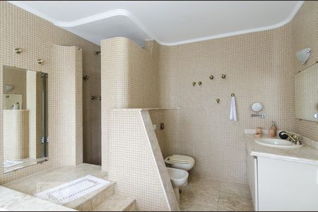 Casa para alugar com 310m², 3 quartos e sem vaga Casa para alugar com 310m², 3 quartos e sem vagaBanheiro da suíte master