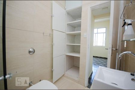 Apartamento à venda com 60m², 2 quartos e sem vagaBanheiro - Armário