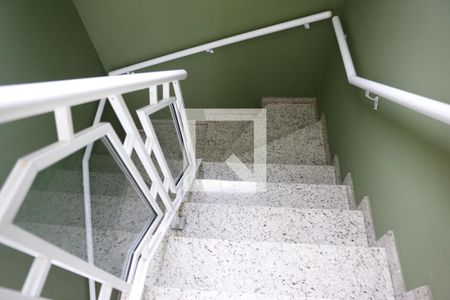 Casa para alugar com 300m², 3 quartos e 4 vagasEscada