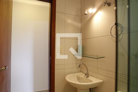 Casa para alugar com 300m², 3 quartos e 4 vagasBanheiro Social