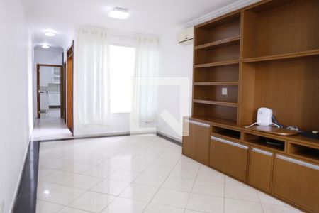 Sala de casa para alugar com 3 quartos, 300m² em Vila Guedes, São Paulo