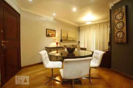 Apartamento para alugar com 65m², 2 quartos e 1 vagaSala