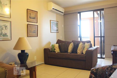 Sala de apartamento para alugar com 1 quarto, 67m² em Barra da Tijuca, Rio de Janeiro