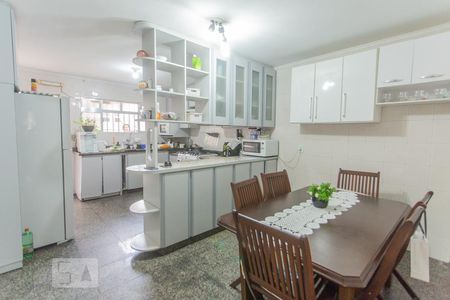 Casa à venda com 186m², 4 quartos e 2 vagasCozinha