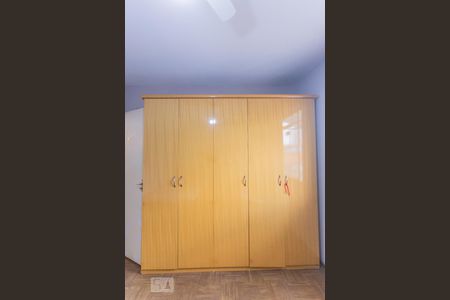 Casa à venda com 186m², 4 quartos e 2 vagasGuarda-Roupa