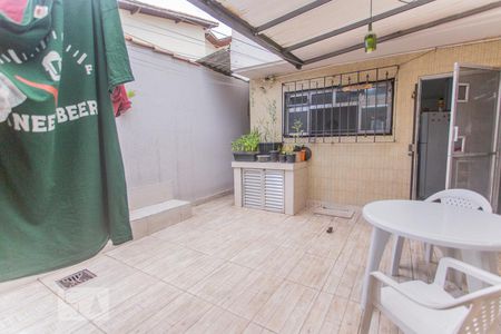 Casa à venda com 186m², 4 quartos e 2 vagasQuintal