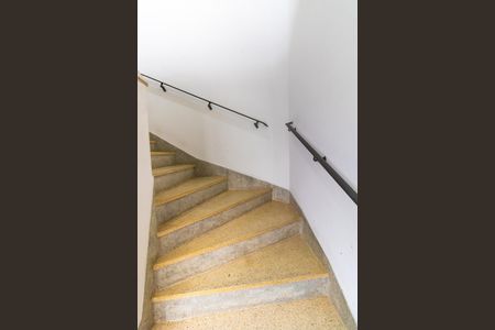 Apartamento para alugar com 65m², 2 quartos e 1 vagaEscada