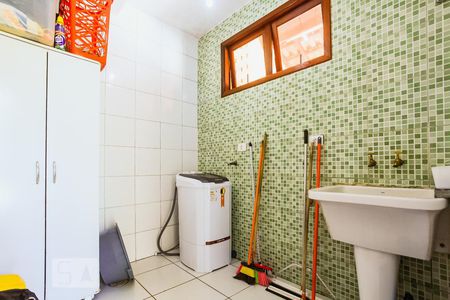 Casa à venda com 180m², 3 quartos e 6 vagas Casa à venda com 180m², 3 quartos e 6 vagasÁrea de Serviço